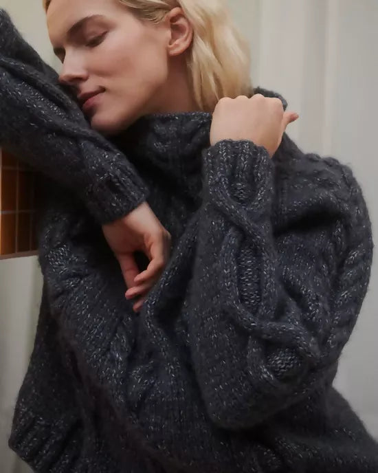 Ūla Sweater