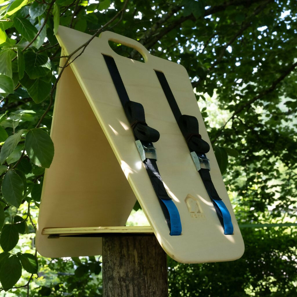 MÖKKI - Triangular Bird Feeder