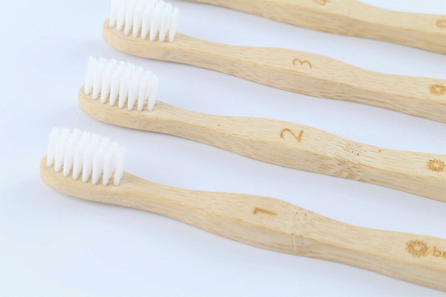 Cepillo de dientes de bambú para niños