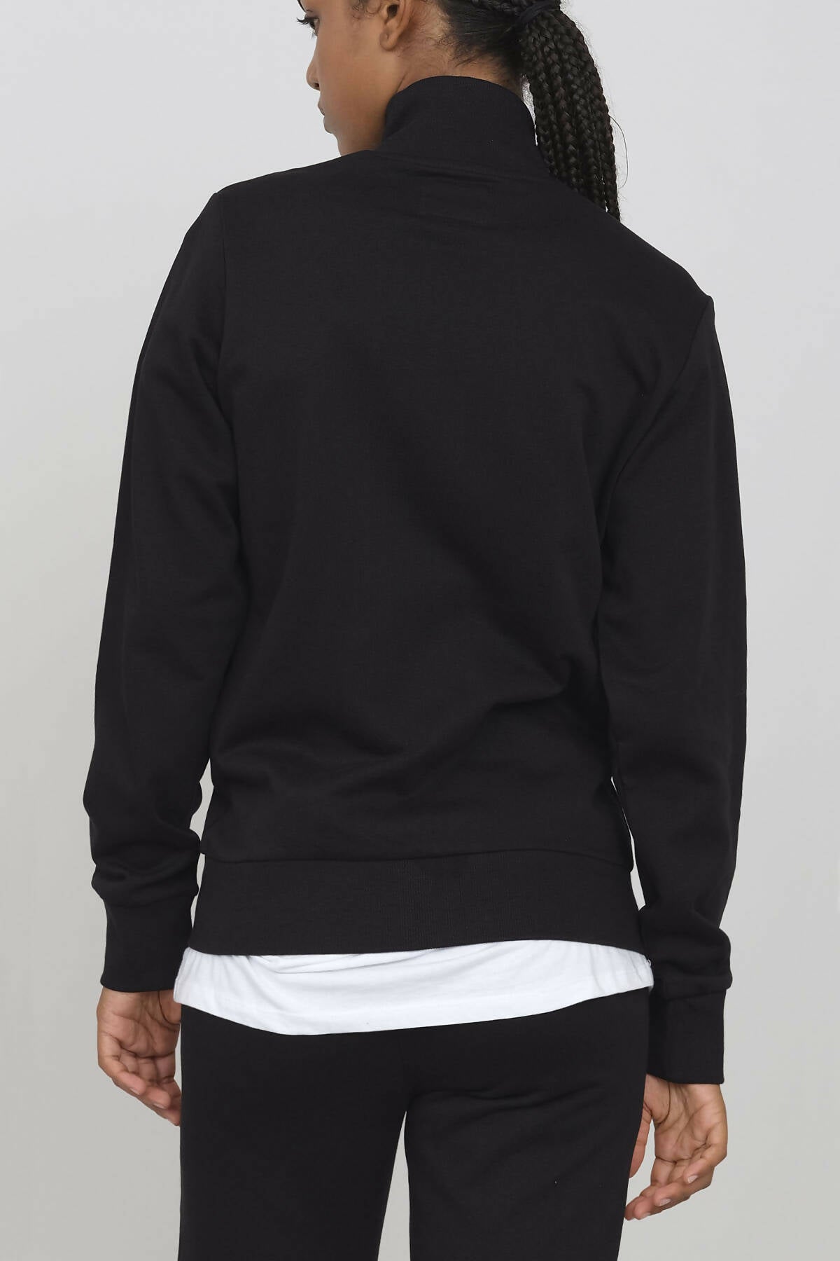 Sweatshirt mit Stehkragen und Reißverschluss in Schwarz